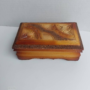 Vintage Handcarved Wood  Trinket Jewelry What Not Box   Fabric Lined Box   Fan Design