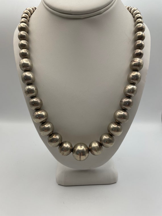 Rare Longer Vintage Native American Navajo Graduated Bead Sterling Silver Necklace Rare Longer Vintage Native American Navajo Graduated Bead Sterling Silver Necklace