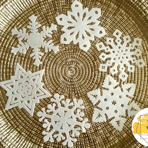 Edible Snowflakes Variety Pack for Drink Toppers or Cookie and Cupcake Decorating