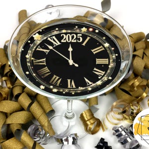 Edible New Year&#39;s 2025 Clocks Drink Toppers