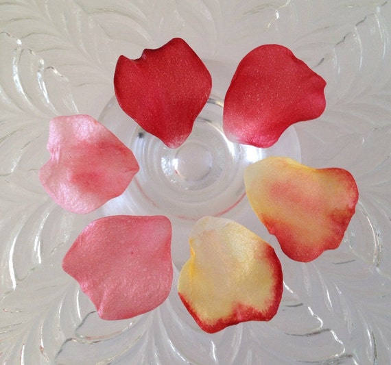 Edible Cake Decorations Wafer Paper Rose Petals For Cakes