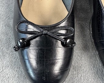 Salvatore Ferragamo women’s flats 5B Black Croc Embossed Leather Cord Bow Bead