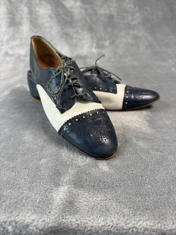 Perry Ellis, Vintage Perry Ellis Portfolio 7 AA Womans Monroe Oxford Flat Lace Navy White 80s