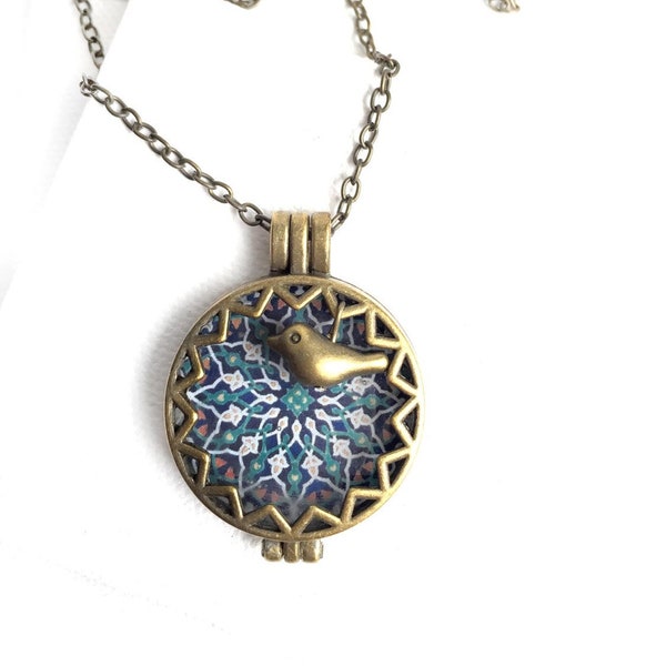 Collar de medallón SOTOODEH con joyería étnica persa de pájaro, diseño histórico de azulejos Safavid, joyería Mandala, regalo de cumpleaños, Oriente Medio