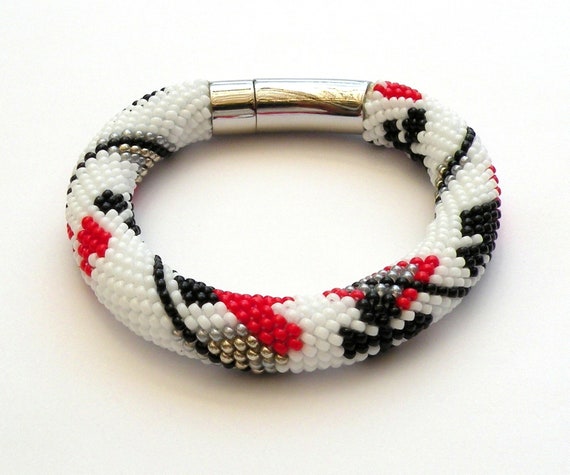 Lucky/hollow gold beads x Japanese miyuki rice beads x magnetic  buckle/beaded bracelet - Shop chuckle-tw Bracelets - Pinkoi