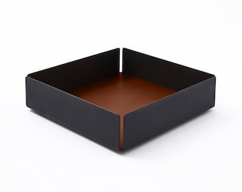 Vide Poche avec Structure en Acier Noir Mat cm 14,5 x 14,5 - Fond Interne Cuir Marron Orange - Organiseur Rangement Bureau - Made in Italy