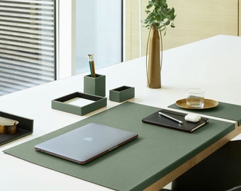 Sous main Bureau en Vrai Cuir Vert Sauge - Design Moderne, Structure en Acier Profil Antérieur à L Fond Antidérapant - Made in Italy