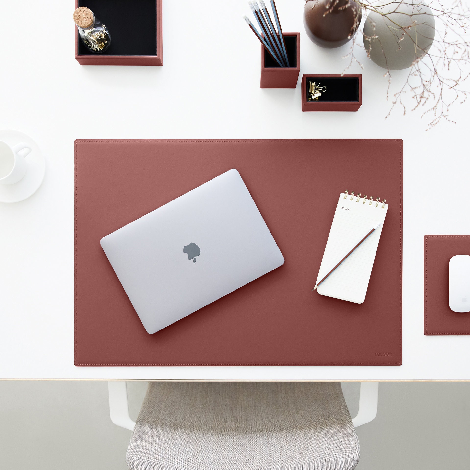 Office Desk Mat Made of White Leather. Modern Design, Steel Structure With  L-shaped Forward Profile, Non-slip Bottom. Made in Italy 