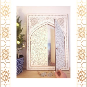 Mirror "Istanbul" with wooden doors and frame  - engraved, 32cm x 24 cm / 12,60" x 9.45" inches