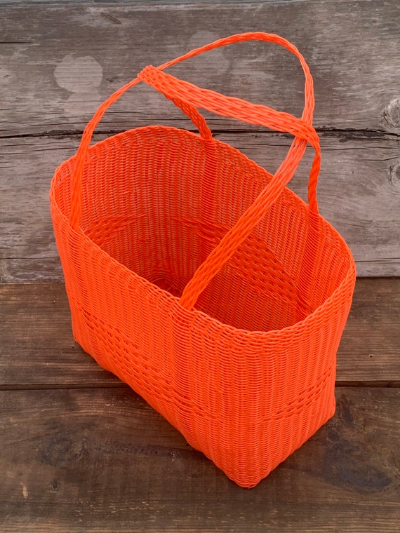 Plastic beach basket hotsell