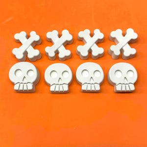 Skulls & Crossbones – Set of 8  / Paintable halloween crafts / ready to paint Halloween art/ Gothic art / Gothic art skulls
