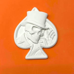 Skull with Top Hat and Spade/ Paintable Skull Face with Top Hat / Gothic Spade Decor / Gothic Skull Face with Top Hat / Halloween art