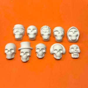 Set of 10 Paintable Skulls / 10 Mini Skull Blanks | Gothic Halloween Craft Supply / Ready to Paint Halloween Decor