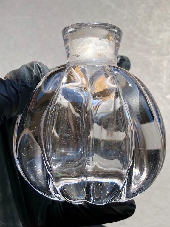 Vintage glass genie perfume bottle from the 1940s - image 4