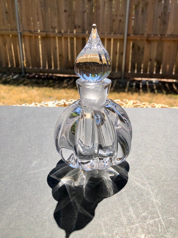 Vintage glass genie perfume bottle from the 1940s - image 2