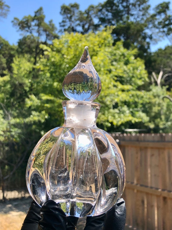 Vintage glass genie perfume bottle from the 1940s - image 6