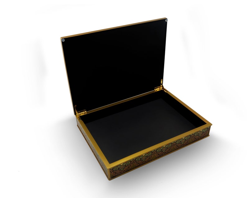 Vintage jewelry box Handmade Jewelry and Accessories Organizer with Flat Lid and Hinges Baroque Style Red Birds