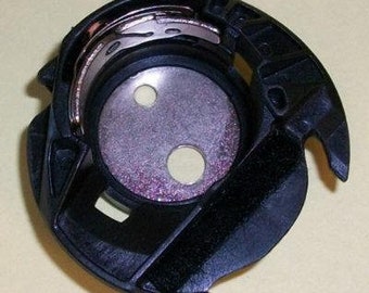 Xd1855051 Estuche Bobbin Brother Pe700 Pe750d Babylock Blmr