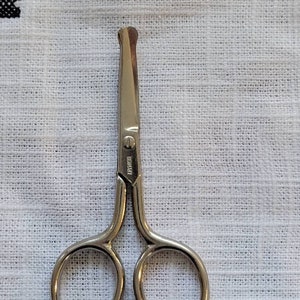 NEW by DENCO Germany Ear Nose Mustash safety tip Curved Shears Facial Hair Trimmer