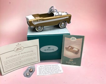 Vintage Hallmark 1956 Murray Golden Eagle Metal Kiddie Car