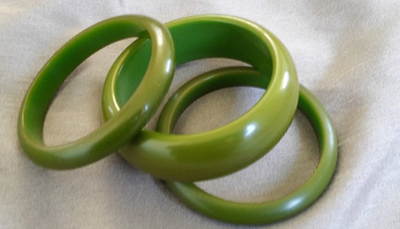 Vintage Bakelite Olive Green/Chartreuse Bracelet B