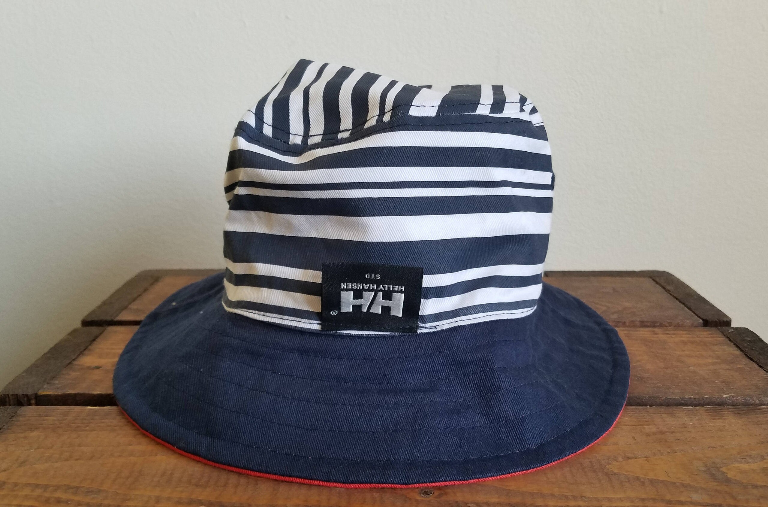 helly hansen bucket hat
