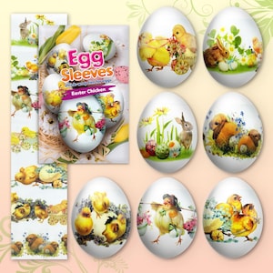 Op de afbeelding: Witte paaseiersleeves met diverse ontwerpen met kuikens, konijntjes en bloemstukken. Op de verpakking staat "Egg Sleeves" en "Easter Chicken". De eieren zijn versierd met pastelkleuren en zijn perfect voor het versieren van paaseieren.
