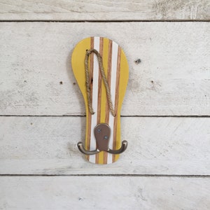 Beach Towel Rack, Pool Towel Hooks, Outdoor Beach Decor