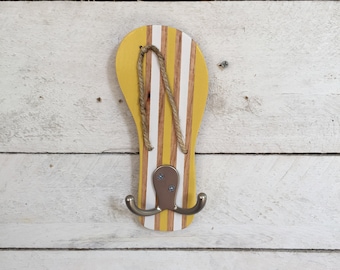 Flip Flop Beach Towel Rack: Yellow & White Striped Outdoor Decor
