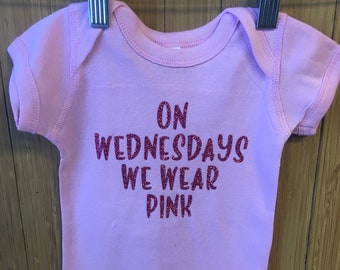Am Mitwoch tragen wir Pink - Strampelanzug