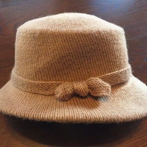 True Vintage Bucket Cloche Style Women&#39;s Hat UNION Labelled In USA Cream Color