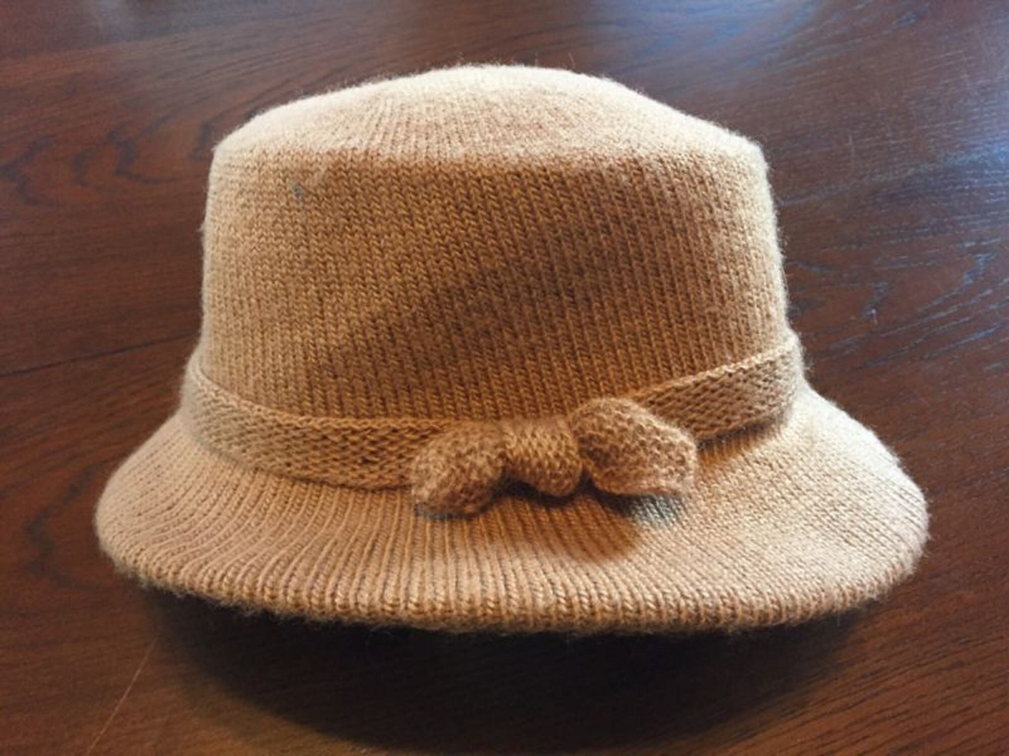 True Vintage Bucket Cloche Style Women display picture 3