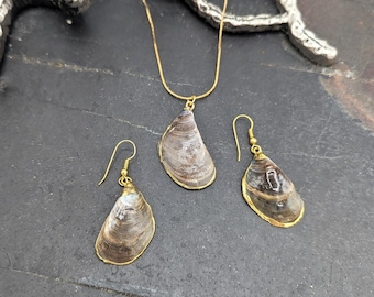 Bespoke Gold Trim Mussel Shell Necklace & Earrings Set Outer Banks NC Coastal