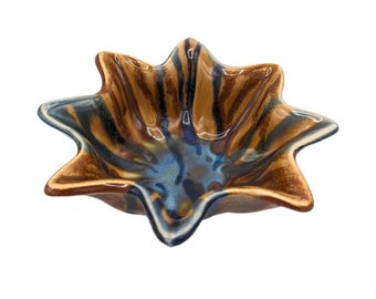 Full Moon Pottery Studio Drip Glaze Rustic Folk Art Stoneware Bowl 8 Pointed 10"