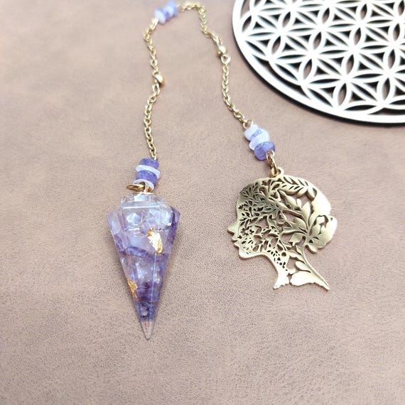 Pendules divinatoires