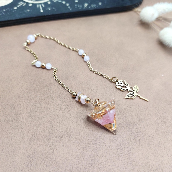Pendule divinatoire Rosalyn quartz rose et résine, pointe conique, léger – radiesthésie, amour, énergie du cœur