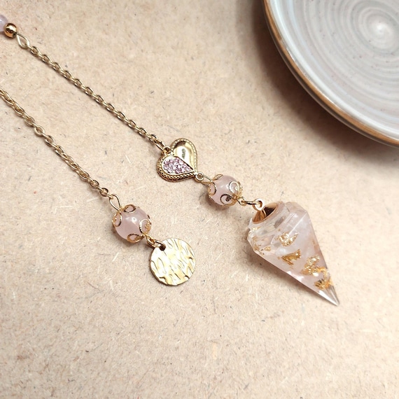 Pendule divinatoire Cœur de Vénus, quartz rose, feuilles dorées
