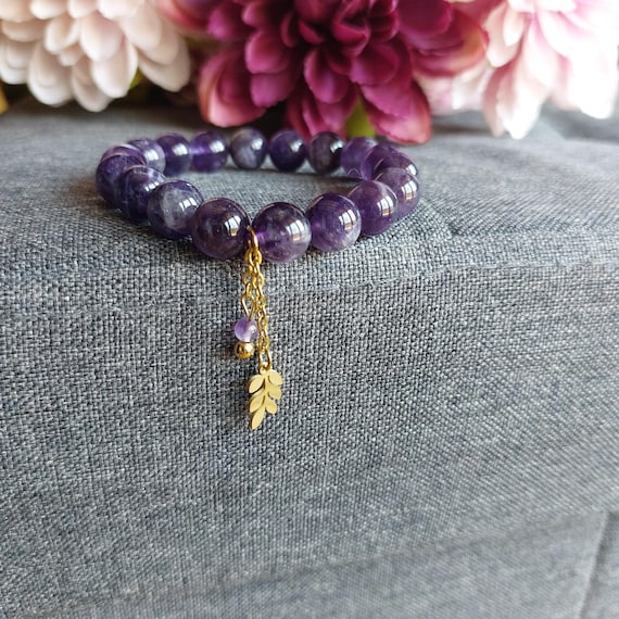 Bracelet améthyste perles 10mm et feuille dorée