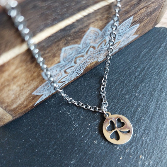 Lucky 4-leaf clover necklace in stainless steel