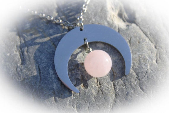 Necklace moon and pearl rose quartz