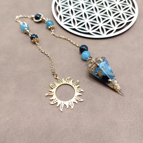 Pendules divinatoires