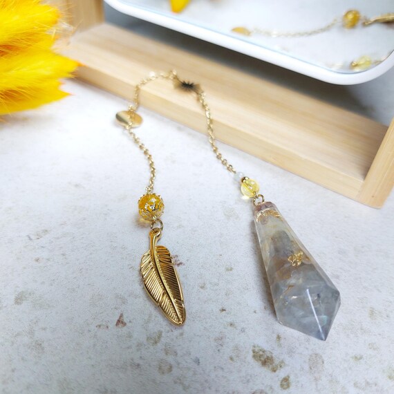 Pendules divinatoires