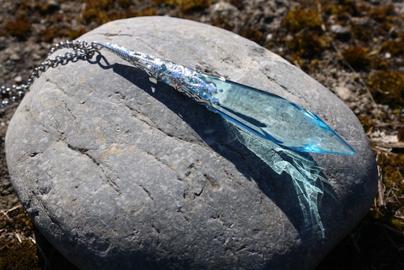 Turquoise blue crystal drop pendulum necklace