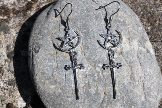 Athamé earrings and Wicca pentagram