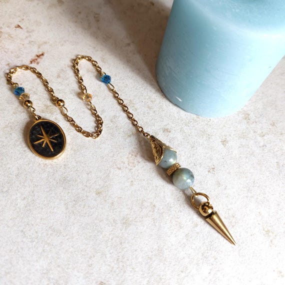 Pendules divinatoires