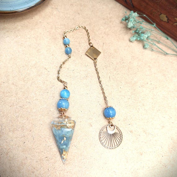 Pendule divinatoire Néréide, Résine, aigue-marine et feuilles dorées