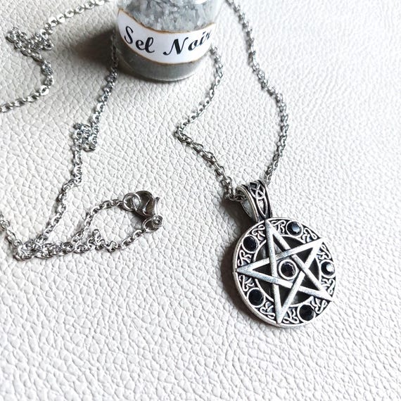 Collier pentagramme gothique