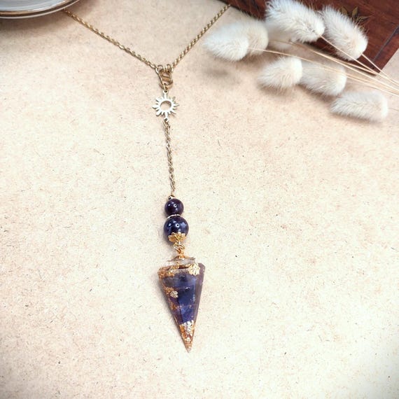 Collier Pendule Soleil, Résine, Améthyste et Feuilles d’Or