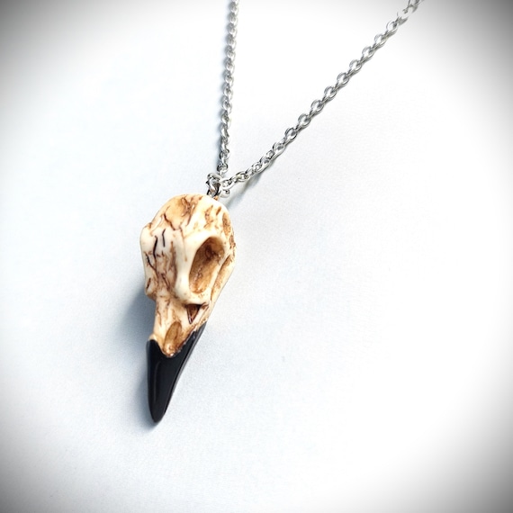 Collier crâne de corbeau gothique