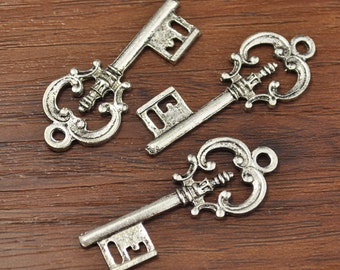 Vintage Key Charm,Key Pendant,Antique Silver Tone 40x17mm -A0299